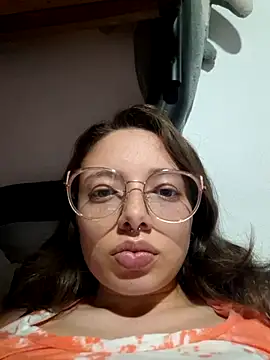 Snapshot of linda-schmidt chatting on July 10, 1:49 am linda-schmidt online show from July 10, 1:49 am