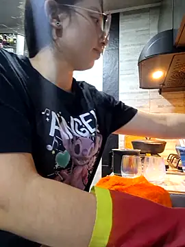 linda-schmidt online show from December 16, 1:21 am