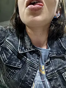 linda-schmidt online show from April 3, 3:35 am