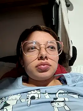 linda-schmidt online show from December 15, 1:33 am