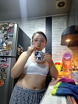 Snapshot of linda-schmidt chatting on June 26, 5:08 pm linda-schmidt online show from June 26, 5:08 pm