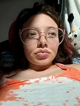 linda-schmidt online show from November 18, 1:43 am