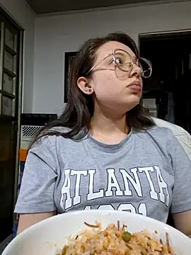 linda-schmidt online show from December 4, 9:25 pm