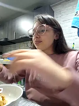 linda-schmidt online show from October 2, 2:26 am