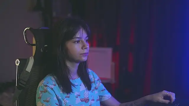 Snapshot of alyssa_sweet chatting on November 7, 5:45 am alyssa sweet online show from November 7, 5:45 am