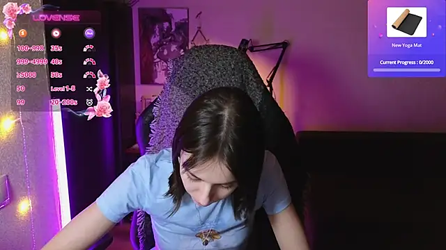 Snapshot of alyssa_sweet chatting on February 20, 8:17 am alyssa sweet online show from February 20, 8:17 am