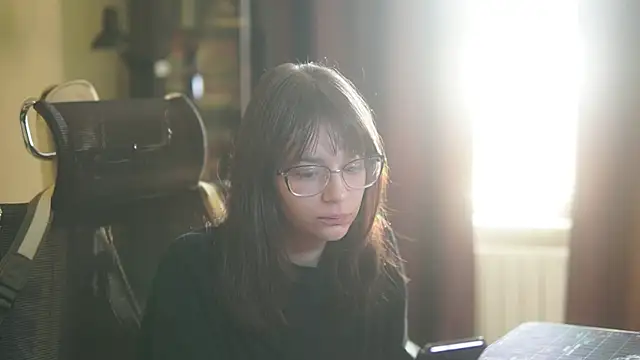 Snapshot of alyssa_sweet chatting on September 25, 4:18 am alyssa sweet online show from September 25, 4:18 am