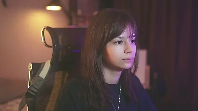 Snapshot of alyssa_sweet chatting on November 13, 5:00 am alyssa sweet online show from November 13, 5:00 am