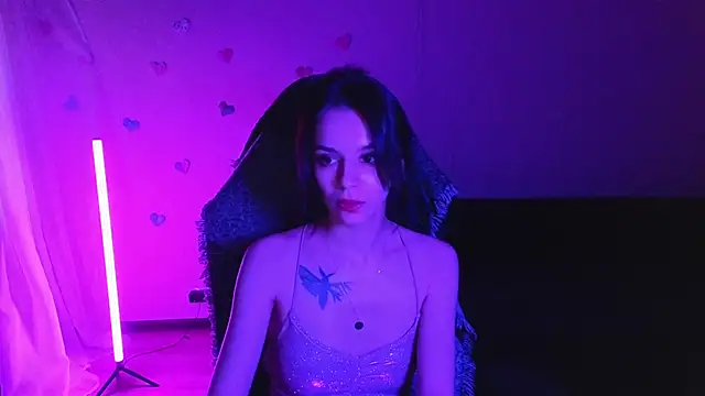 Snapshot of alyssa_sweet chatting on February 13, 4:43 am alyssa sweet online show from February 13, 4:43 am