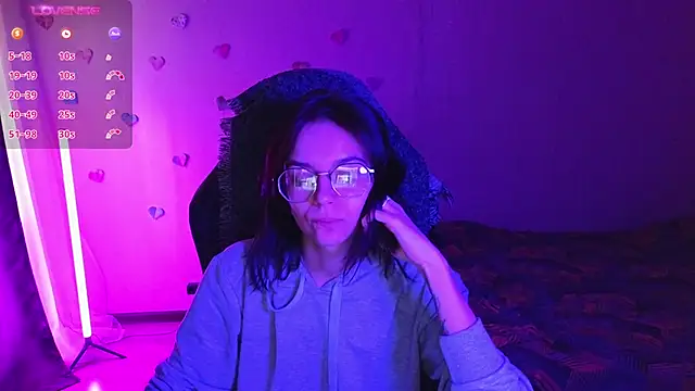 Snapshot of alyssa_sweet chatting on February 14, 7:17 am alyssa sweet online show from February 14, 7:17 am