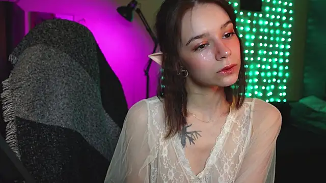 Snapshot of alyssa_sweet chatting on March 18, 2:18 am alyssa sweet online show from March 18, 2:18 am
