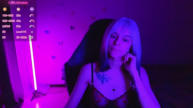 Snapshot of alyssa_sweet chatting on February 12, 4:33 am alyssa sweet online show from February 12, 4:33 am