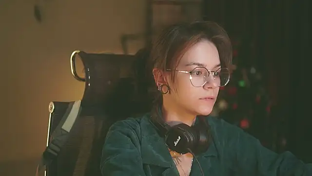 alyssa sweet online show from January 13, 6:39 am