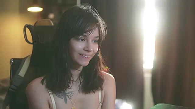 Snapshot of alyssa_sweet chatting on September 17, 4:25 am alyssa sweet online show from September 17, 4:25 am
