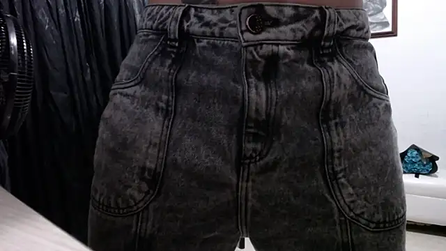 venuz mendoza20 online show from February 18, 1:40 pm