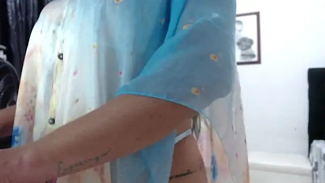 venuz mendoza20 online show from October 31, 1:30 pm