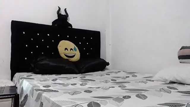 venuz mendoza20 online show from December 1, 2:40 pm