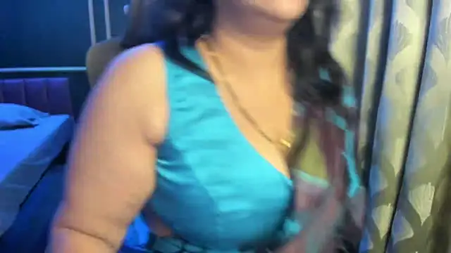 Snapshot of tarivishu23 chatting on April 23, 1:34 am tarivishu23 online show from April 23, 1:34 am