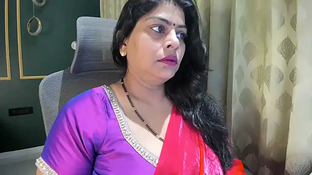 Snapshot of tarivishu23 chatting on November 14, 1:31 am tarivishu23 online show from November 14, 1:31 am