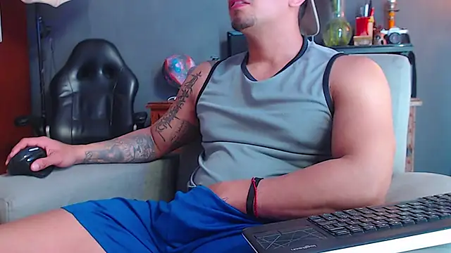 Snapshot of geirge_teacherxx chatting on November 21, 4:28 pm geirge teacherxx online show from November 21, 4:28 pm