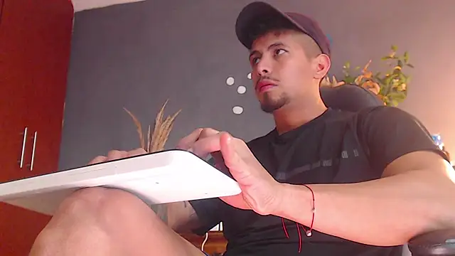 Snapshot of geirge_teacherxx chatting on March 19, 11:03 pm geirge teacherxx online show from March 19, 11:03 pm