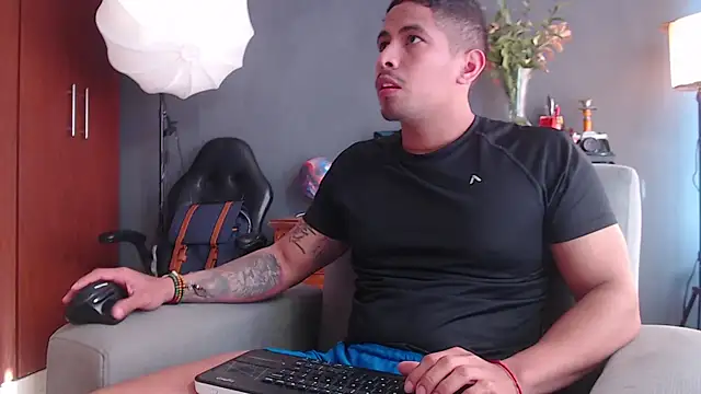 Snapshot of geirge_teacherxx chatting on November 10, 8:25 pm geirge teacherxx online show from November 10, 8:25 pm