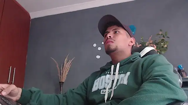 Snapshot of geirge_teacherxx chatting on March 19, 8:00 pm geirge teacherxx online show from March 19, 8:00 pm