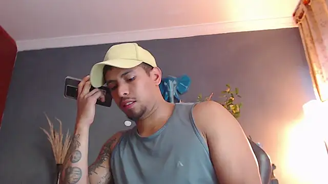 Snapshot of geirge_teacherxx chatting on March 13, 10:43 pm geirge teacherxx online show from March 13, 10:43 pm