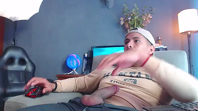 Snapshot of geirge_teacherxx chatting on October 15, 4:48 pm geirge teacherxx online show from October 15, 4:48 pm