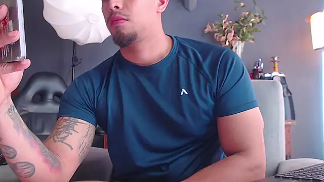 Snapshot of geirge_teacherxx chatting on October 2, 8:01 pm geirge teacherxx online show from October 2, 8:01 pm