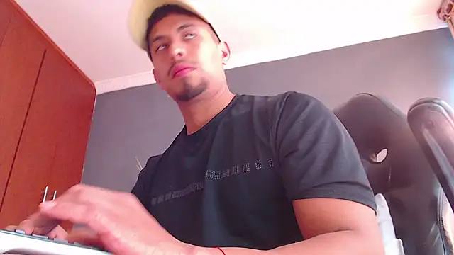 Snapshot of geirge_teacherxx chatting on March 18, 8:37 pm geirge teacherxx online show from March 18, 8:37 pm