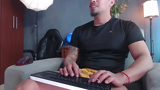 Snapshot of geirge_teacherxx chatting on October 17, 7:48 pm geirge teacherxx online show from October 17, 7:48 pm