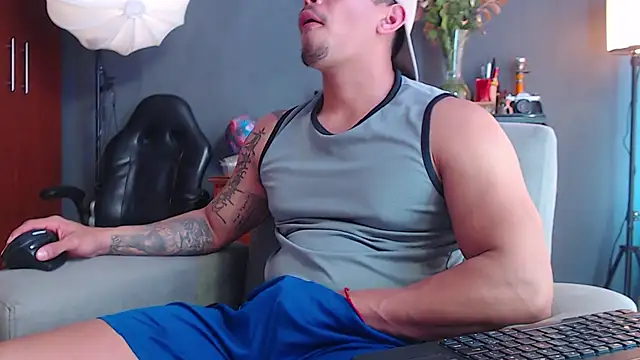 Snapshot of geirge_teacherxx chatting on November 20, 8:09 pm geirge teacherxx online show from November 20, 8:09 pm