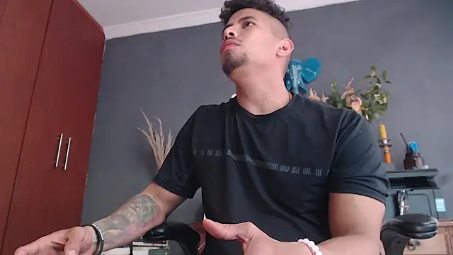 Snapshot of geirge_teacherxx chatting on March 17, 8:30 pm geirge teacherxx online show from March 17, 8:30 pm