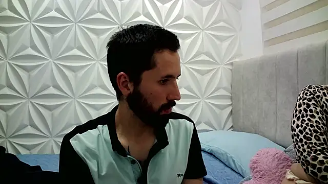 Snapshot of jerryandjessica chatting on December 20, 6:29 am jerryandjessica online show from December 20, 6:29 am