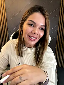 KellyBrooklyn  online show from January 7, 8:14 pm