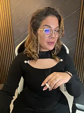 KellyBrooklyn  online show from January 10, 2:45 pm