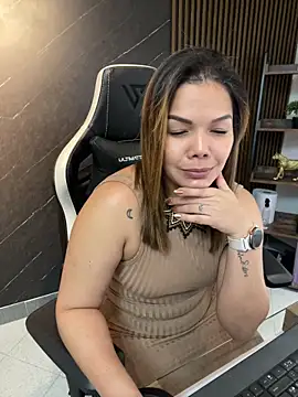 KellyBrooklyn  online show from March 16, 2:53 pm