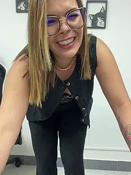 Snapshot of KellyBrooklyn_ chatting on March 21, 3:24 pm KellyBrooklyn online show from March 21, 3:24 pm