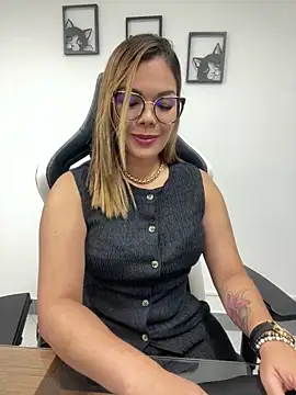 Snapshot of KellyBrooklyn_ chatting on March 21, 12:17 pm KellyBrooklyn online show from March 21, 12:17 pm