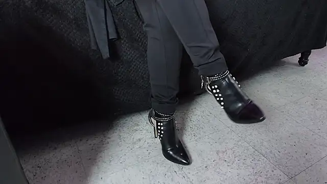  Jade 16 online show from December 17, 11:59 am