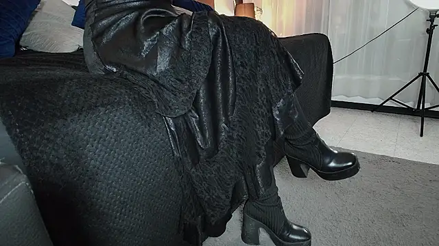  Jade 16 online show from February 25, 11:32 am