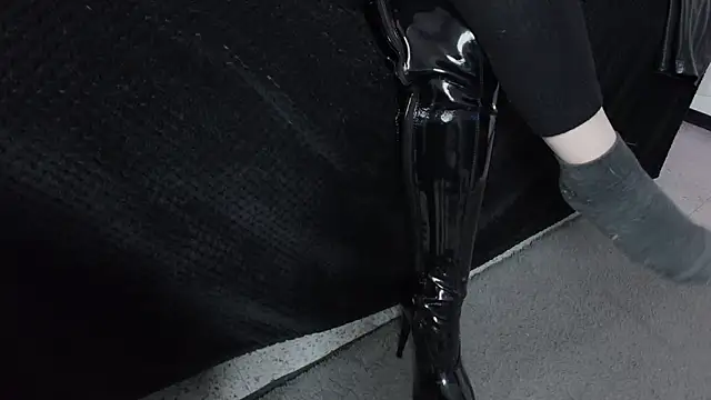  Jade 16 online show from November 10, 11:48 am