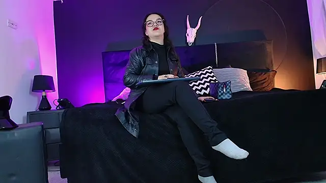  Jade 16 online show from September 16, 11:55 am