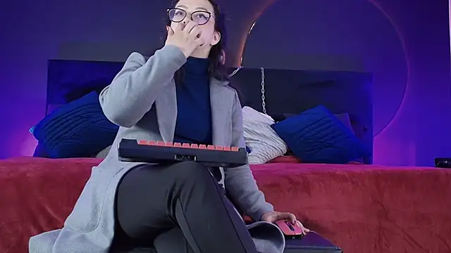  Jade 16 online show from April 14, 2:44 pm