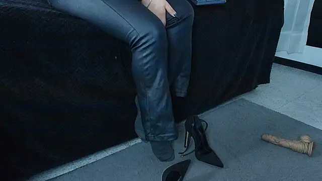  Jade 16 online show from November 8, 11:47 am