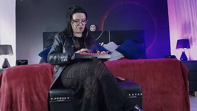  Jade 16 online show from May 18, 12:54 pm