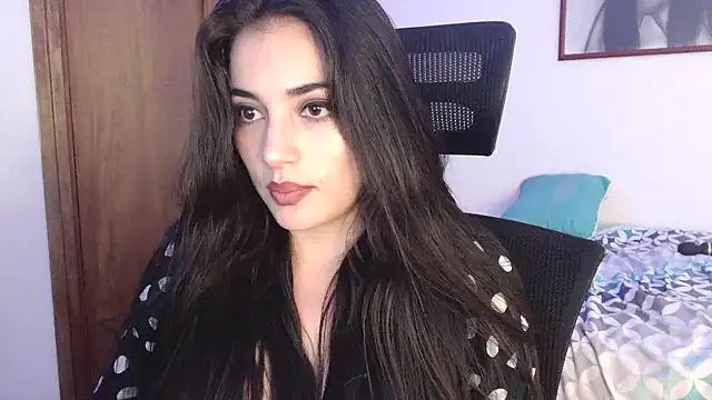 Snapshot of Honey_Aynur20 chatting on October 14, 6:19 pm Honey Aynur20 online show from October 14, 6:19 pm