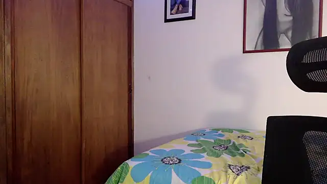 Snapshot of Honey_Aynur20 chatting on September 26, 4:25 pm Honey Aynur20 online show from September 26, 4:25 pm