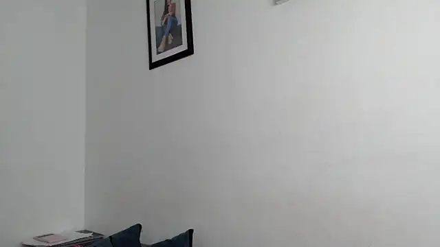 Snapshot of Honey_Aynur20 chatting on January 3, 9:47 pm Honey Aynur20 online show from January 3, 9:47 pm